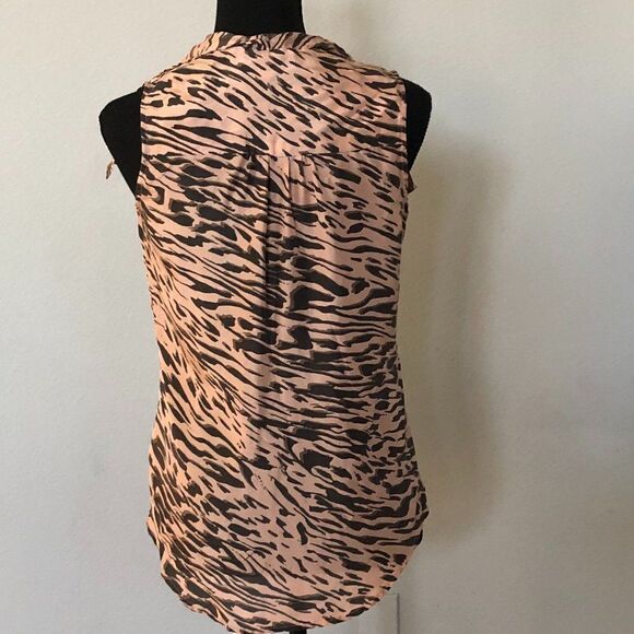 CAbi Sleeveless Silk Top Size XS - Picture 2 of 6